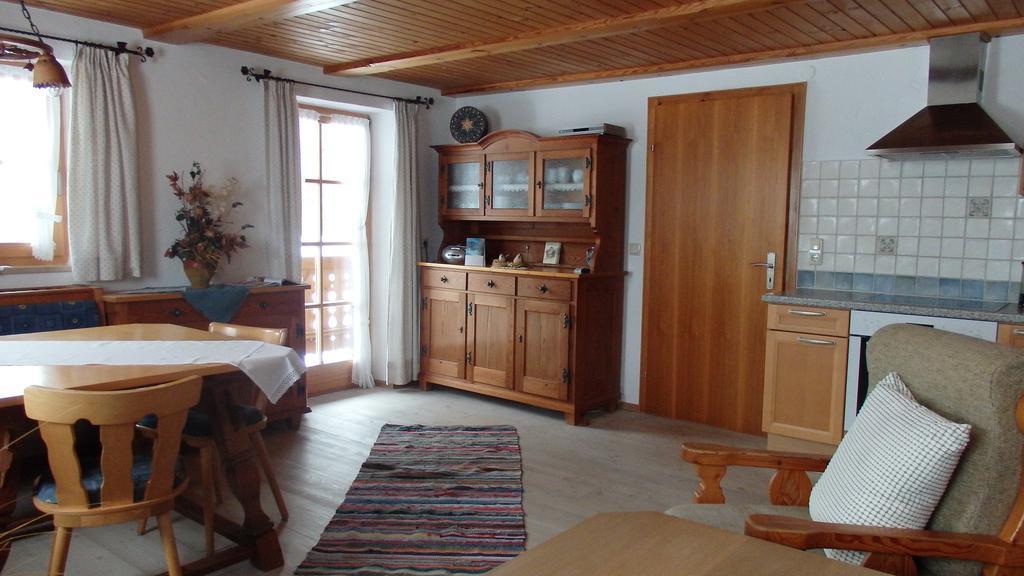 Apartment Rothenlehen ビショフスヴィーゼン 部屋 写真